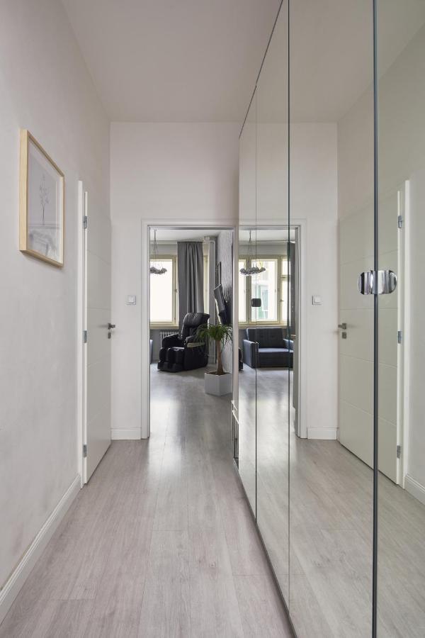 Sleek Near Wenceslas Square By Days Apartamento Praga