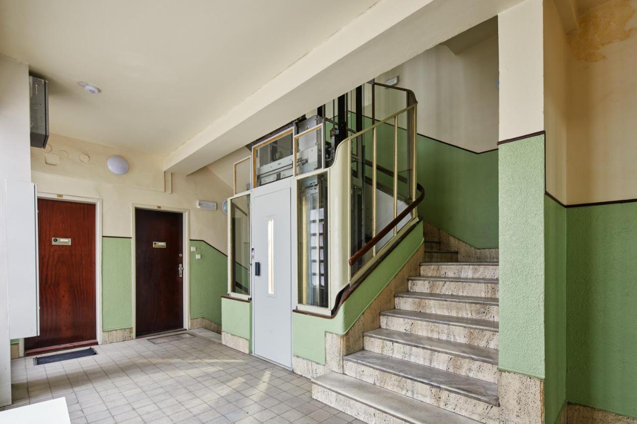 Sleek Near Wenceslas Square By Days Apartamento Praga